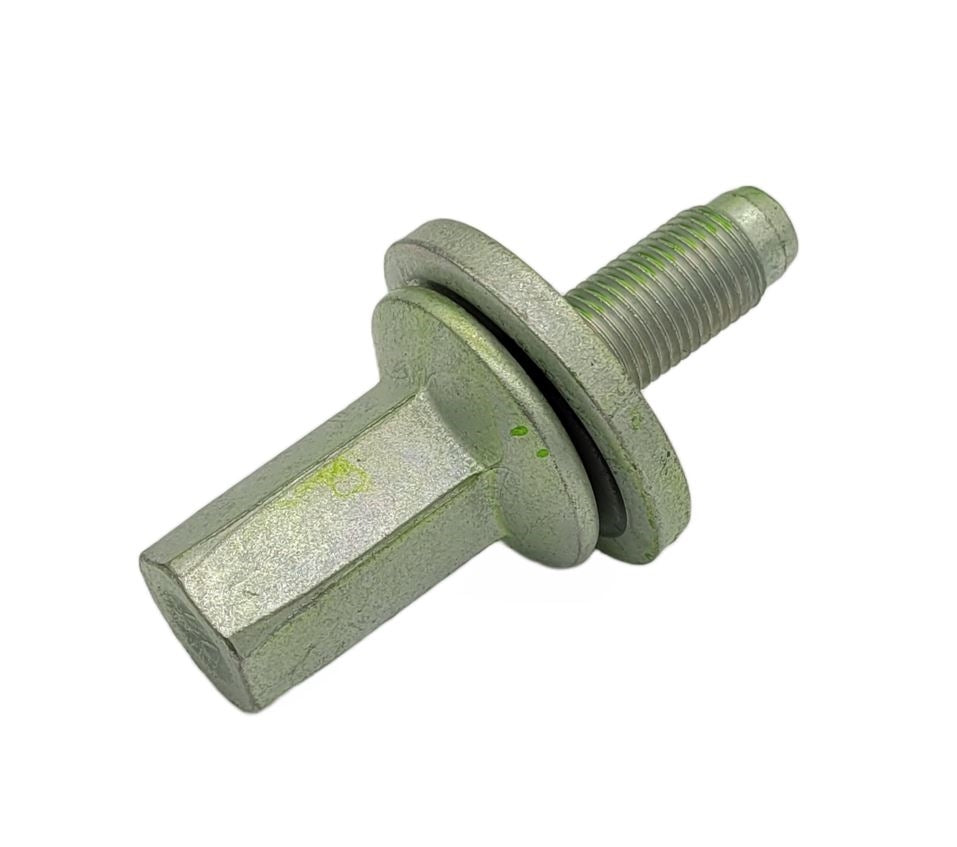 Toyota 2.8L 3L diesel front crankshaft pulley bolt